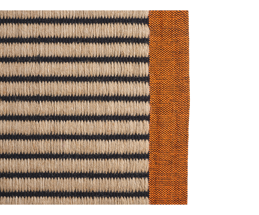 LINE RUG BLACK