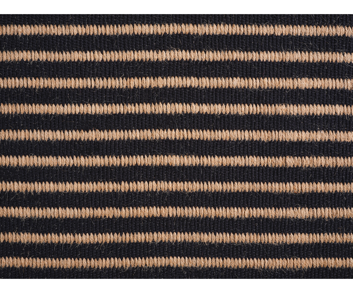 LINE RUG BLACK