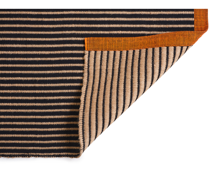 LINE RUG BLACK
