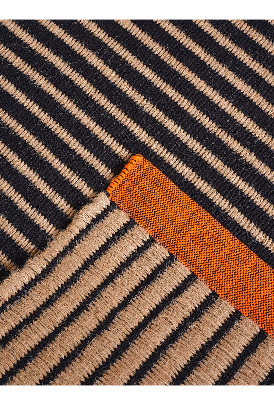 LINE RUG BLACK