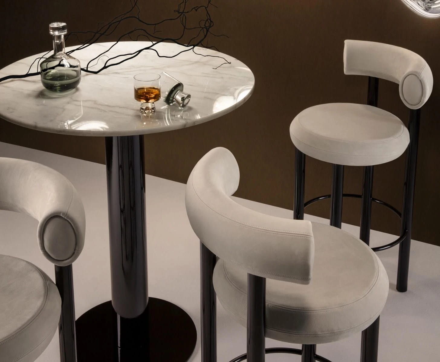 TUBE DINING TABLE 600 – Tom Dixon ONLINE STORE – トムディクソン